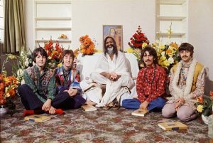 67_beatles_maharishi-mahesh_yogi_002